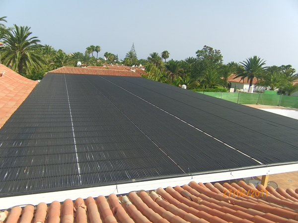 Sun Club, Playa del Ingles. 500 m² Solarabsorber auf einer Alu-Pergola