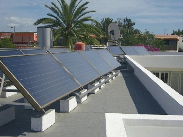 Solarkollektoren für Schwimmbad Beheizung, Warmwasser und jacuzzi! Horizontale Montage