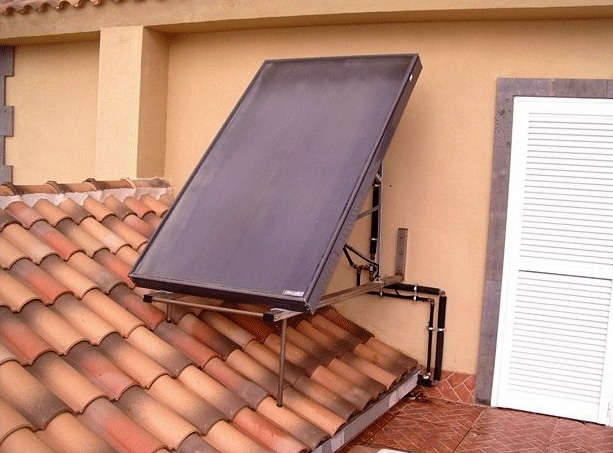 Vormontierte Solar Kompaktanlage mit Äthanol Solarkreislauf, somit kein überhitzen möglich